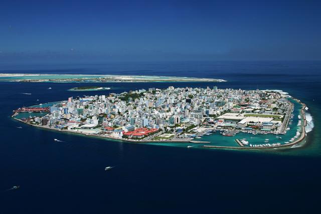Etiquette and Customs in the Maldives: A Visitor's Guide