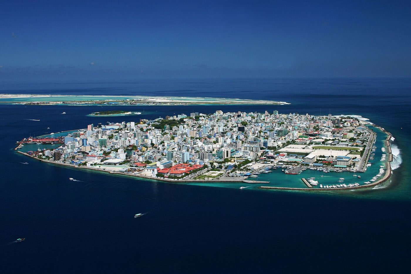 Etiquette and Customs in the Maldives: A Visitor's Guide